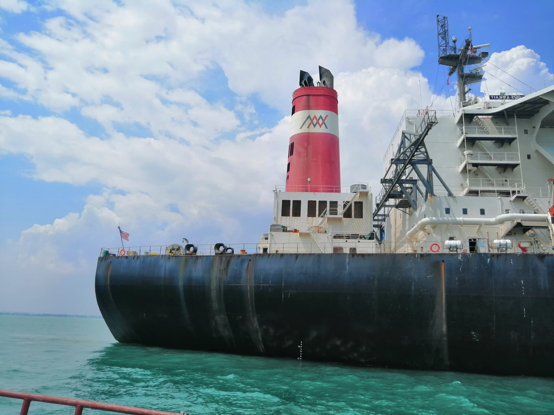 Monitoring of container discharge